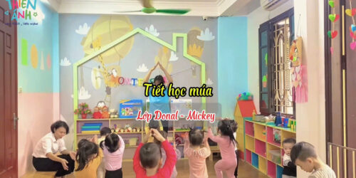 Khám phá tiết học Múa của các bé nhà trẻ: Jingle bells